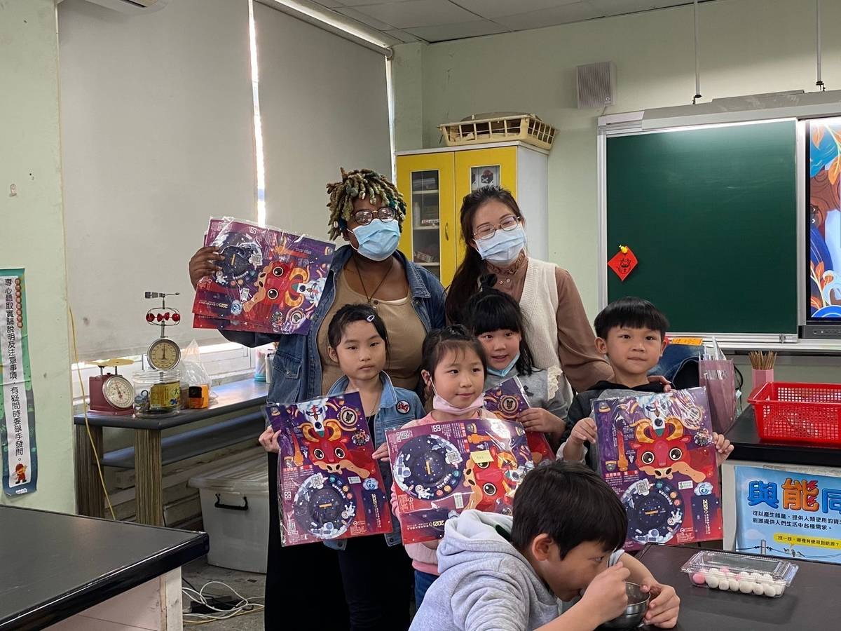 永春國小進行「雙語慶元宵 呷圓仔呷平安」課程