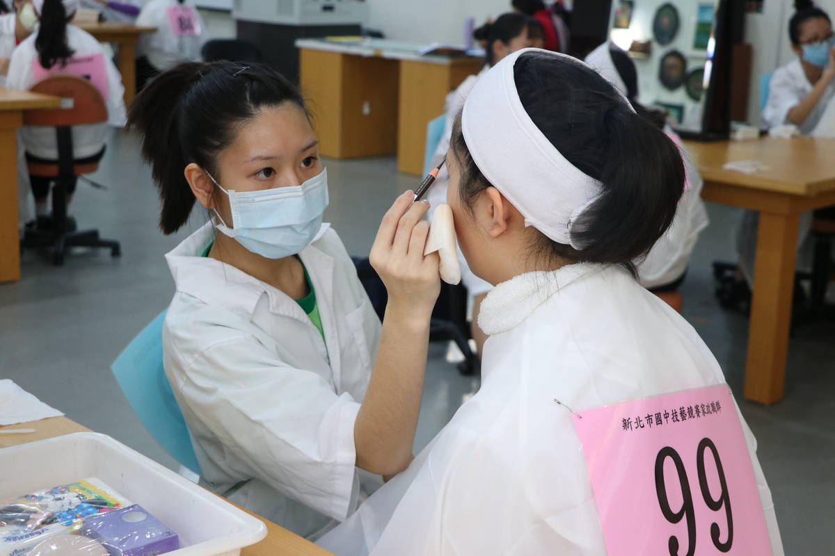 莊敬高職-美容、美髮主題技藝競賽。