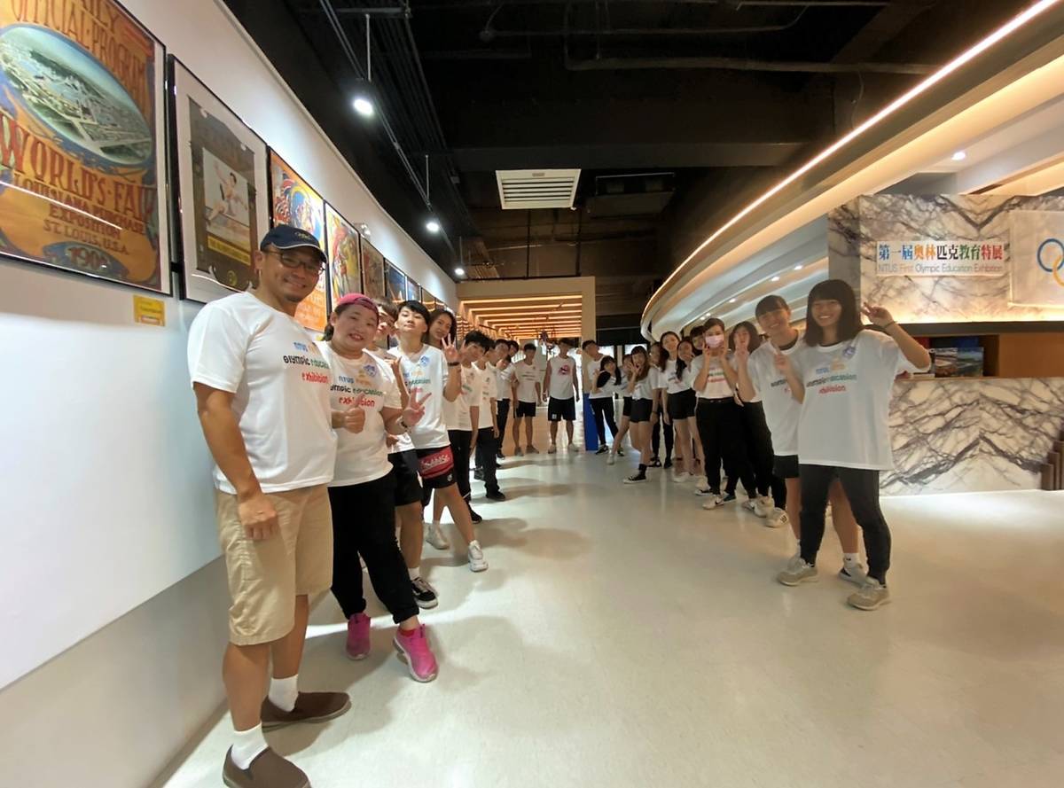 台體大老師許立宏帶領奧林匹克教育通識課程學生舉辦第一屆創作展(圖片來源：許立宏老師提供)