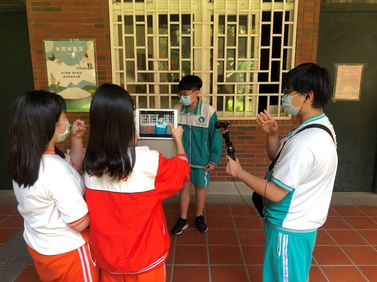 三民高中創新教育加速器計畫與鷺江國中課程合作。