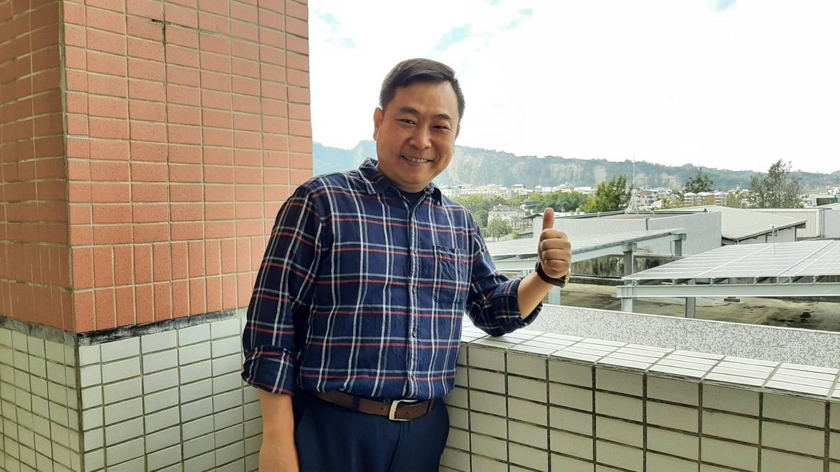 卓蘭高中校長張智惟