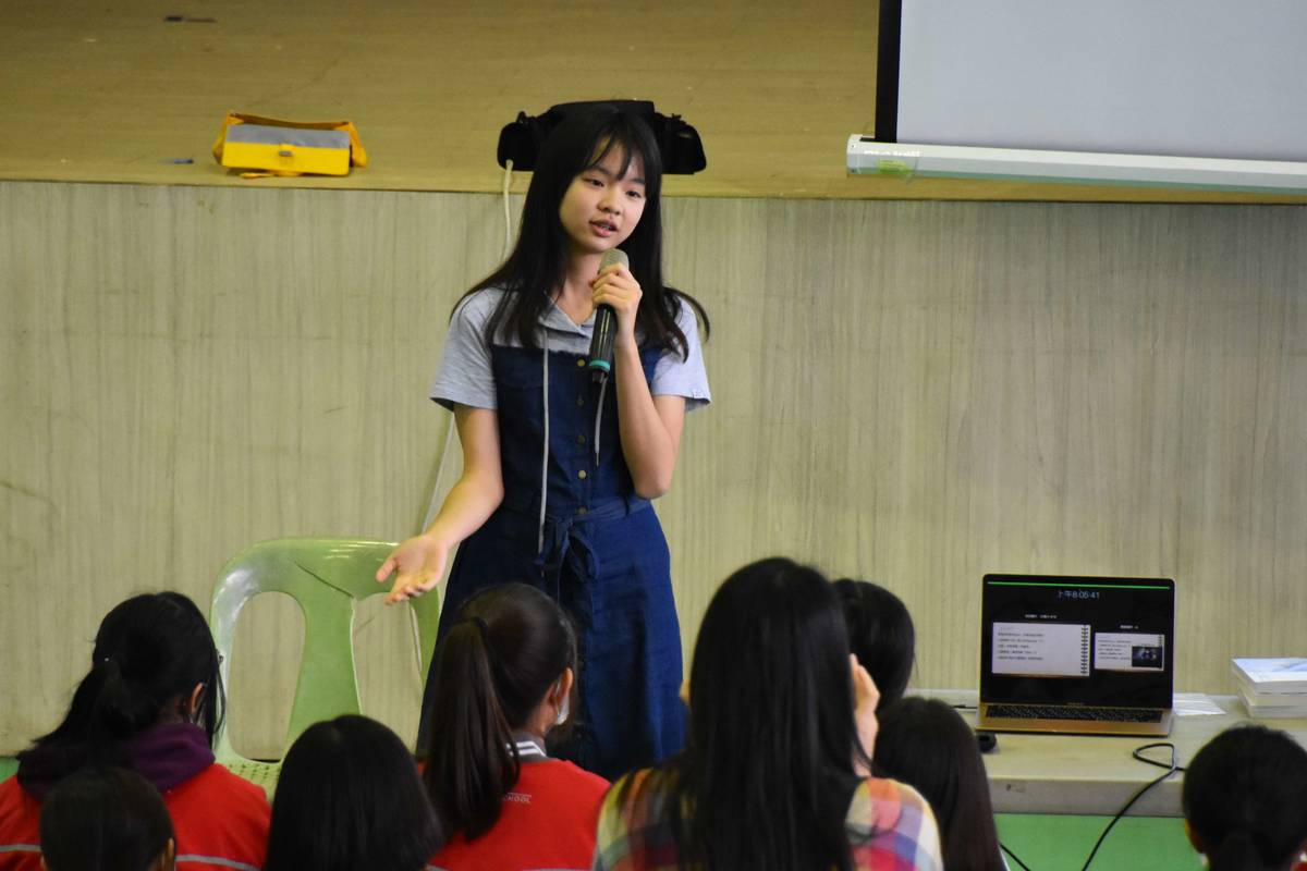 雲林青少年閱讀大使與學生分享閱讀的經驗 (照片: 雲林縣政府)