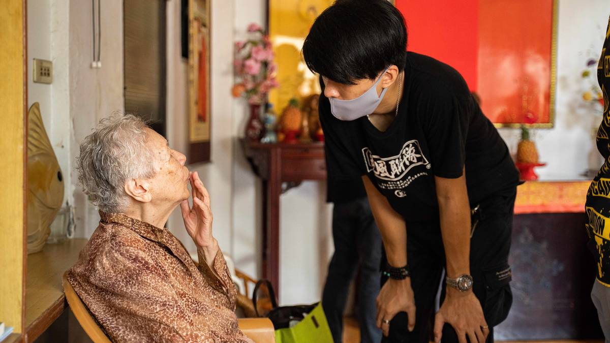 逆風聯隊隊長邱奕醇以自身做為表率，鼓勵青少年用行動投入公益事務 
