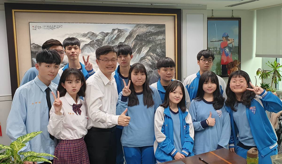 南強工商學生提出「友善心校園-與阿文仔有約」教育局長專訪邀約，以友善校園各項主題討論校園議題。