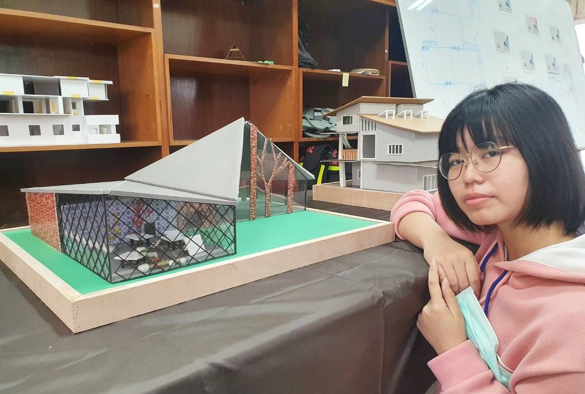 學生陽慧瑾的設計作品「花點時間」，打造結合花藝展售與教學的花藝體驗館，具獨特的空間氛圍。