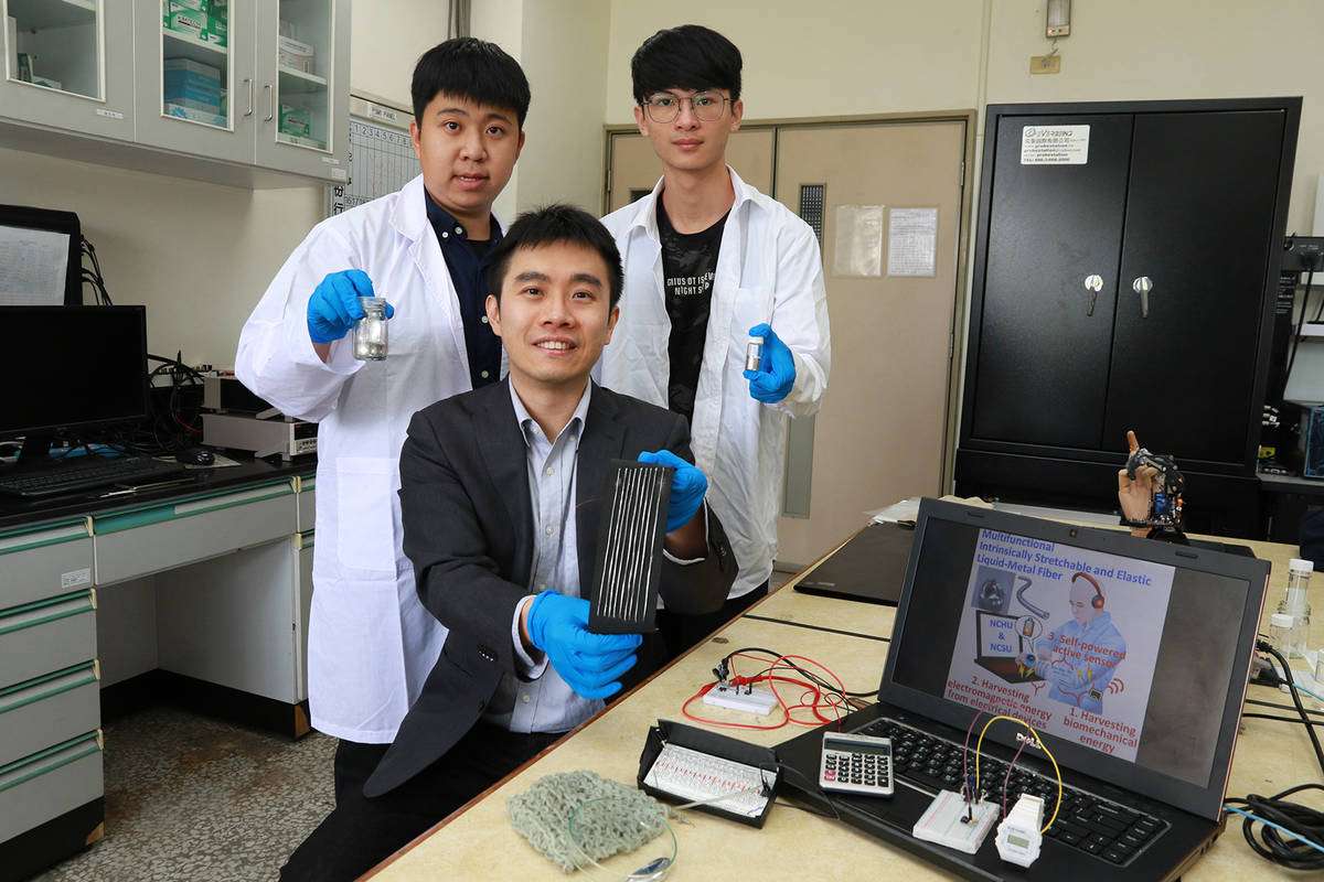 中興大學材料工程學系副教授賴盈至團隊合影