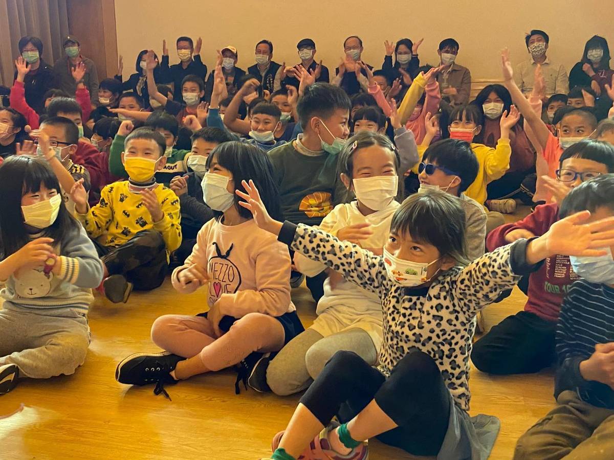 學生熱烈參與演出（圖片來源：臺中市教育局）