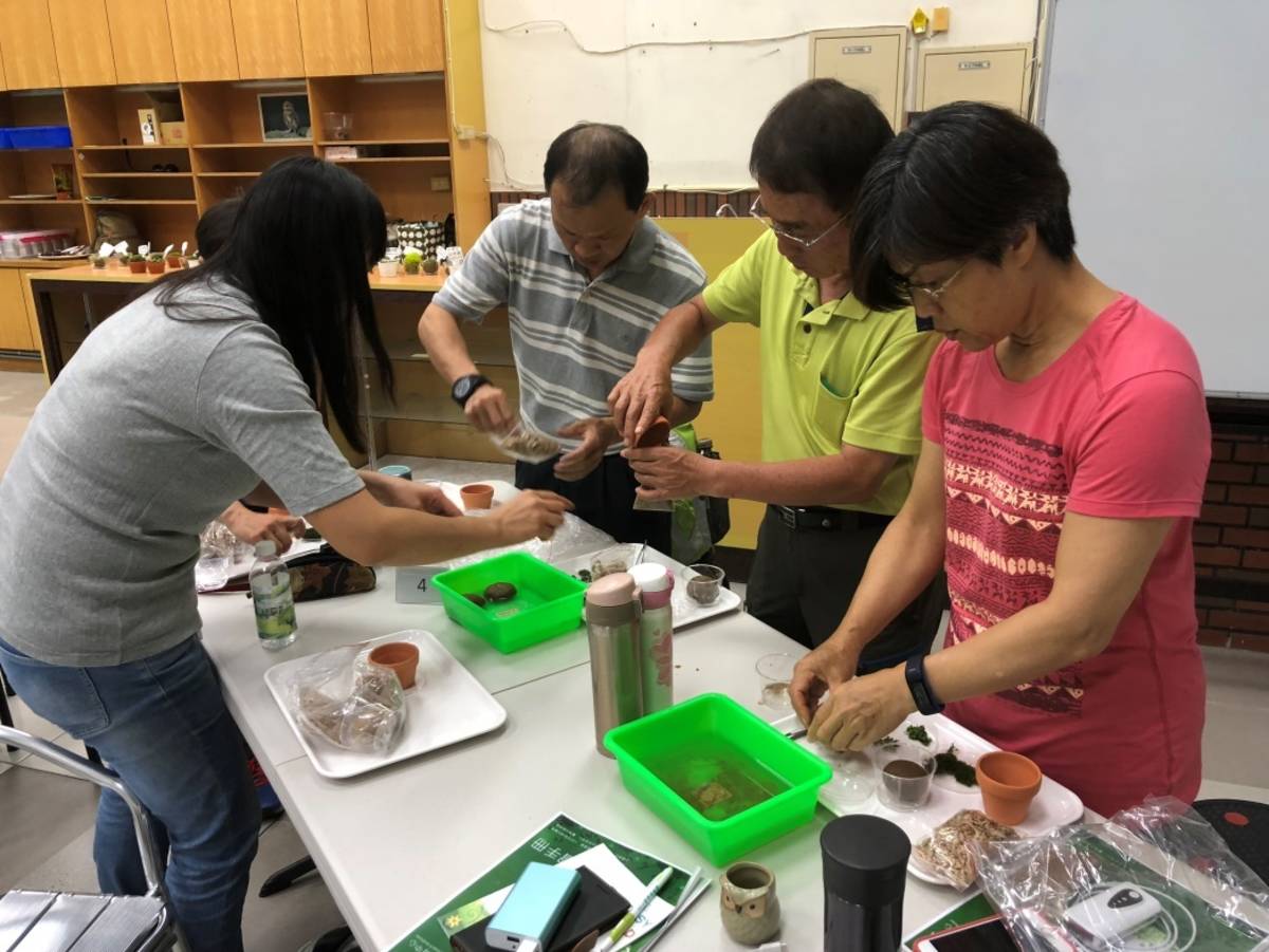 特生中心百所生態中小學養成班-室內實作課程(特生中心提供)。