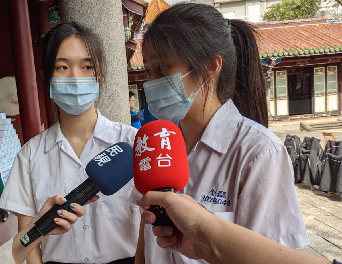 金甌女中倪翊媗同學把握考前衝刺期，加緊念書