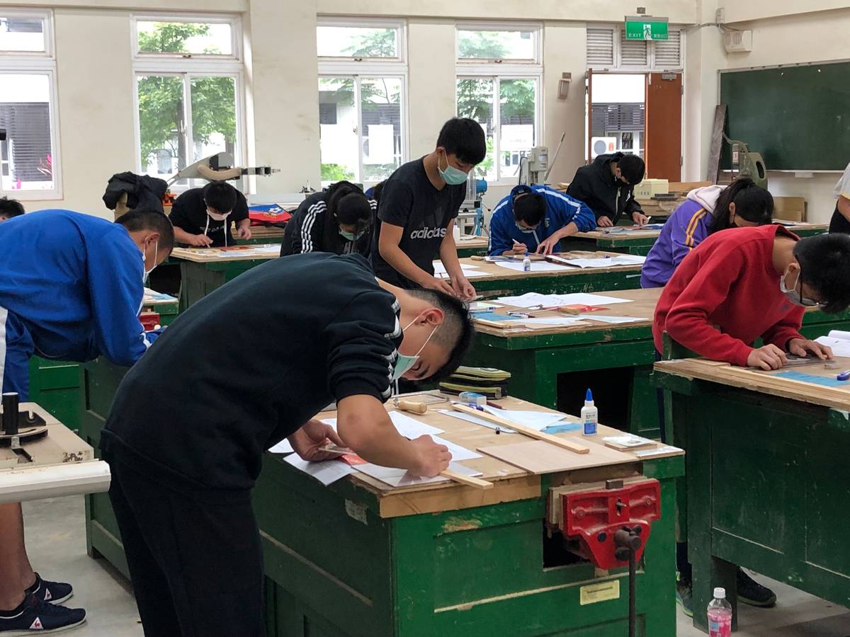 新北市專業群科特色招生建築科術科測驗。