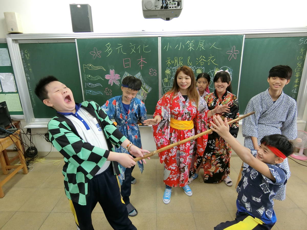 學生體驗和服體驗並上演鬼滅之刃小劇場