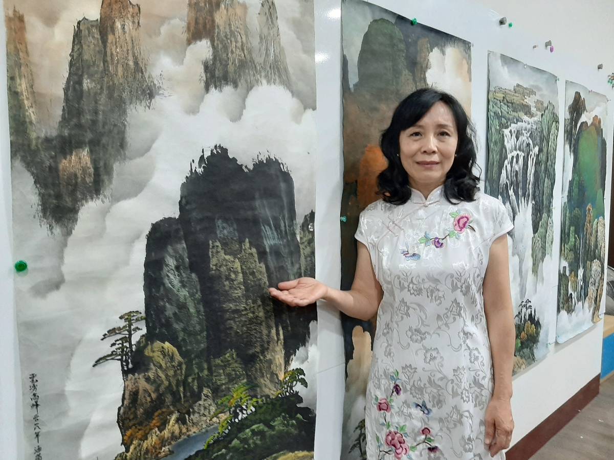 臺中市女畫家廖涵茵首次舉辦個展