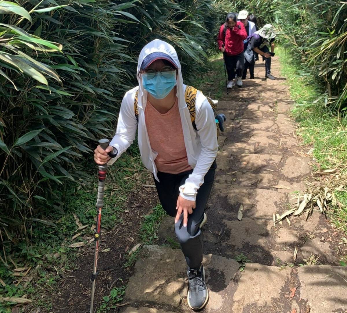攀爬大屯山活動對老師來說也是不小的挑戰