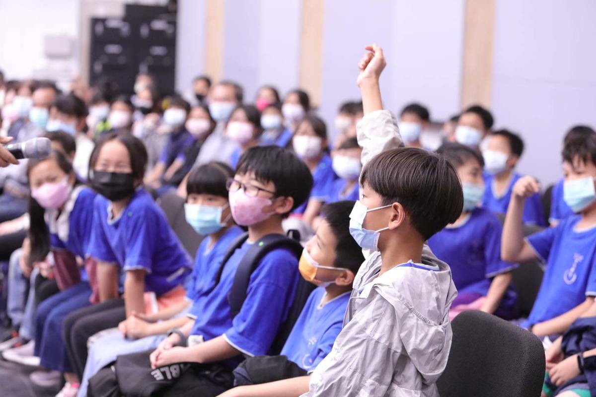 臺灣國樂團寓教於樂，落實文化平權理念，用音樂關懷新住民。