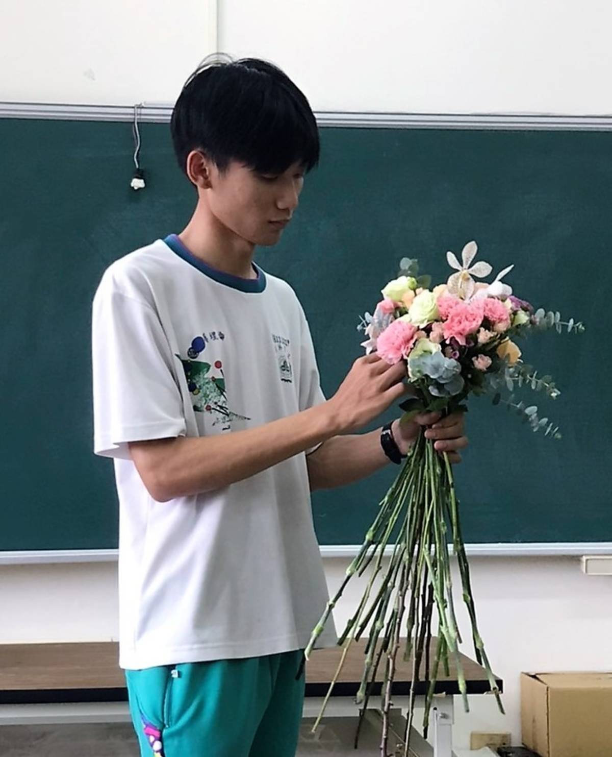 蔣煜倫從國中時期開始學習花藝並時常在家練習(圖片來源：員林農工提供)