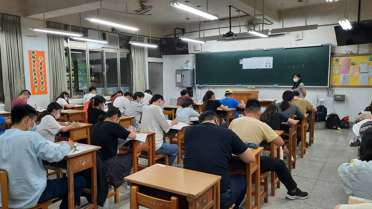 新北市立高級中等學校110學年度教師聯合甄選初試應考情形。