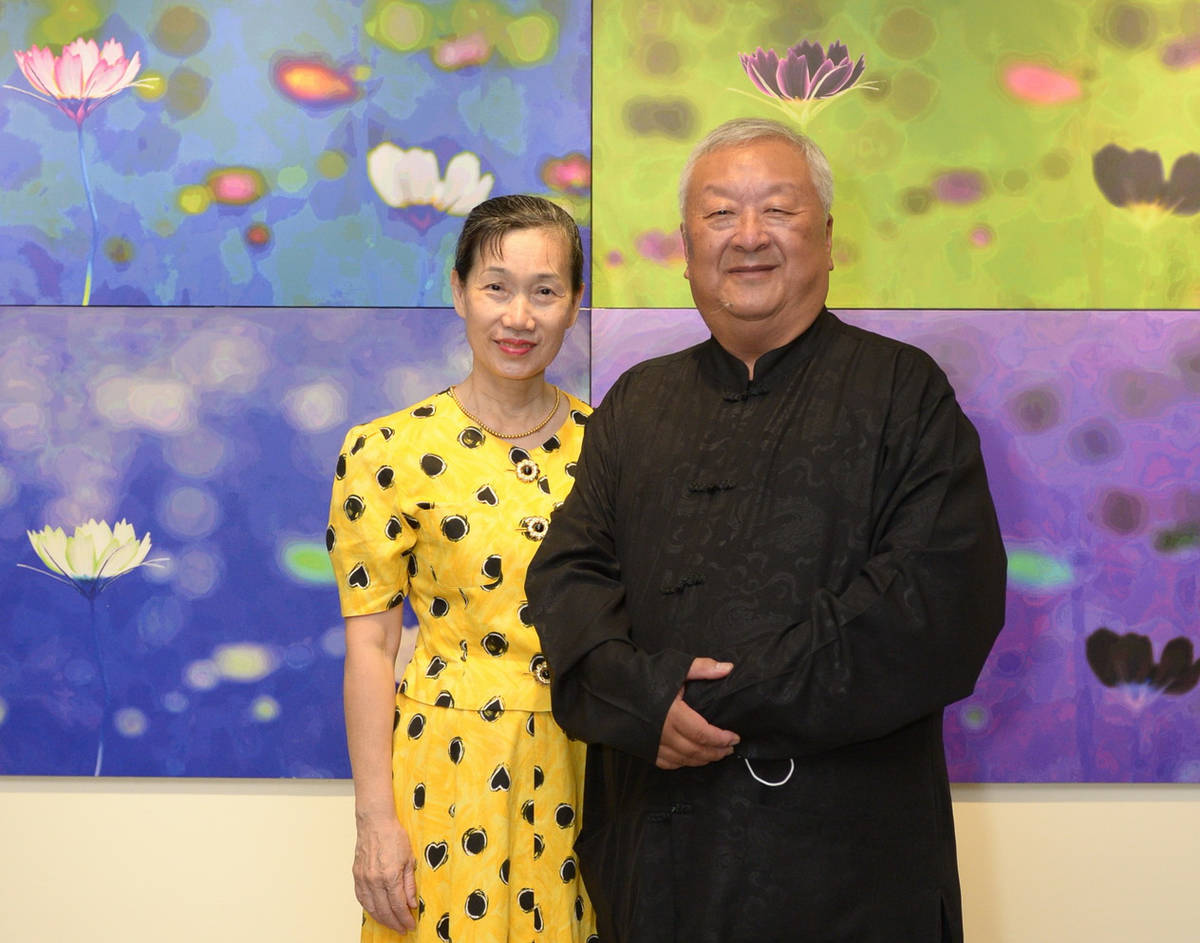 徐明正感謝太太這些年來支持他從事攝影藝術創作