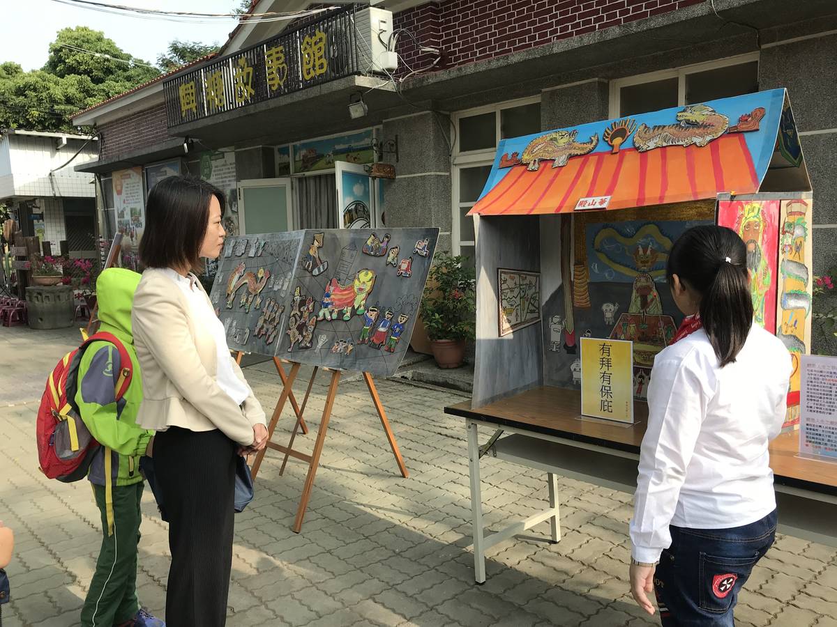 學生導覽藝文 作品.JPG