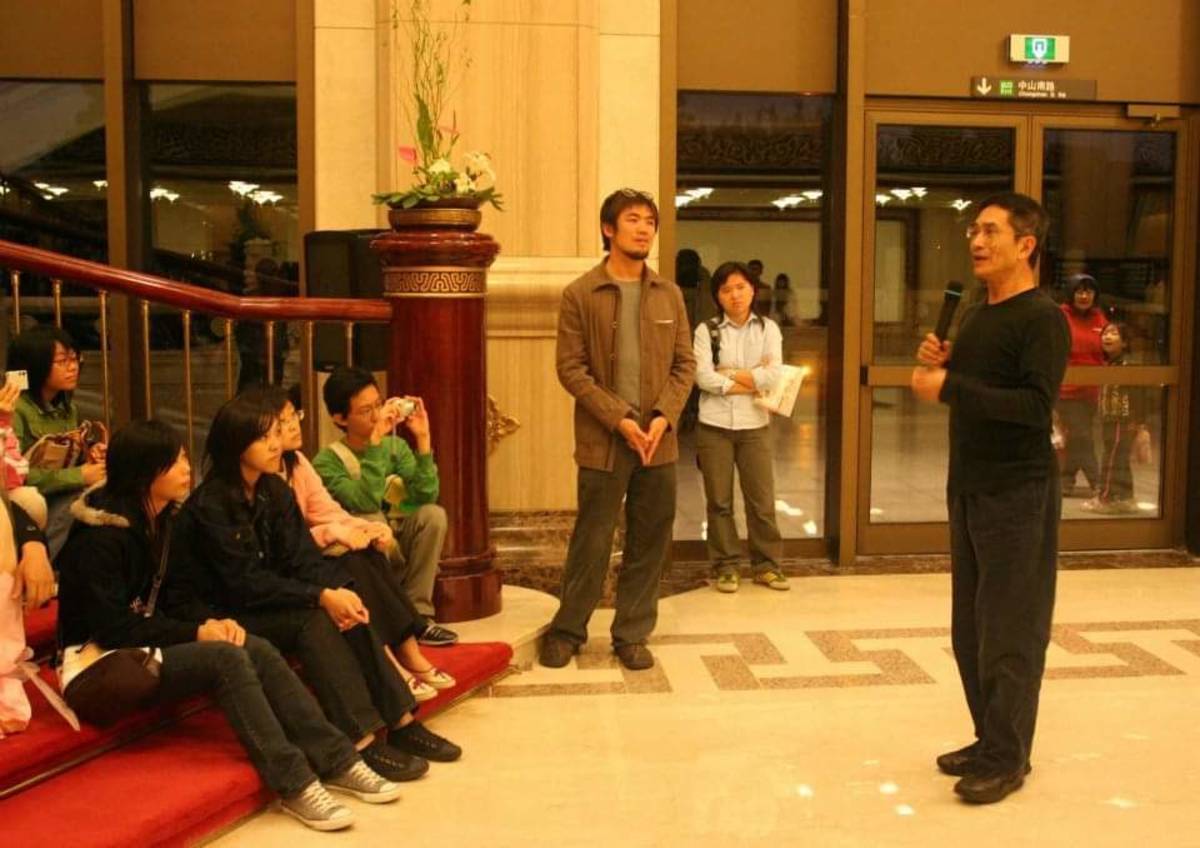 張澤平老師帶領學生參加雲門舞集活動