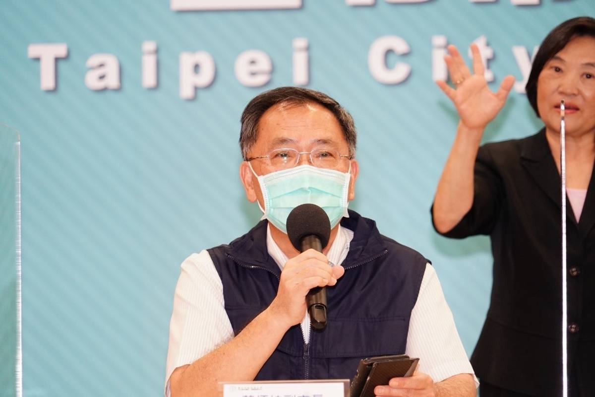 臺北市蔡炳坤副市長表示，酷課雲負載過量，改為每15分鐘一個時段，分區分流上線