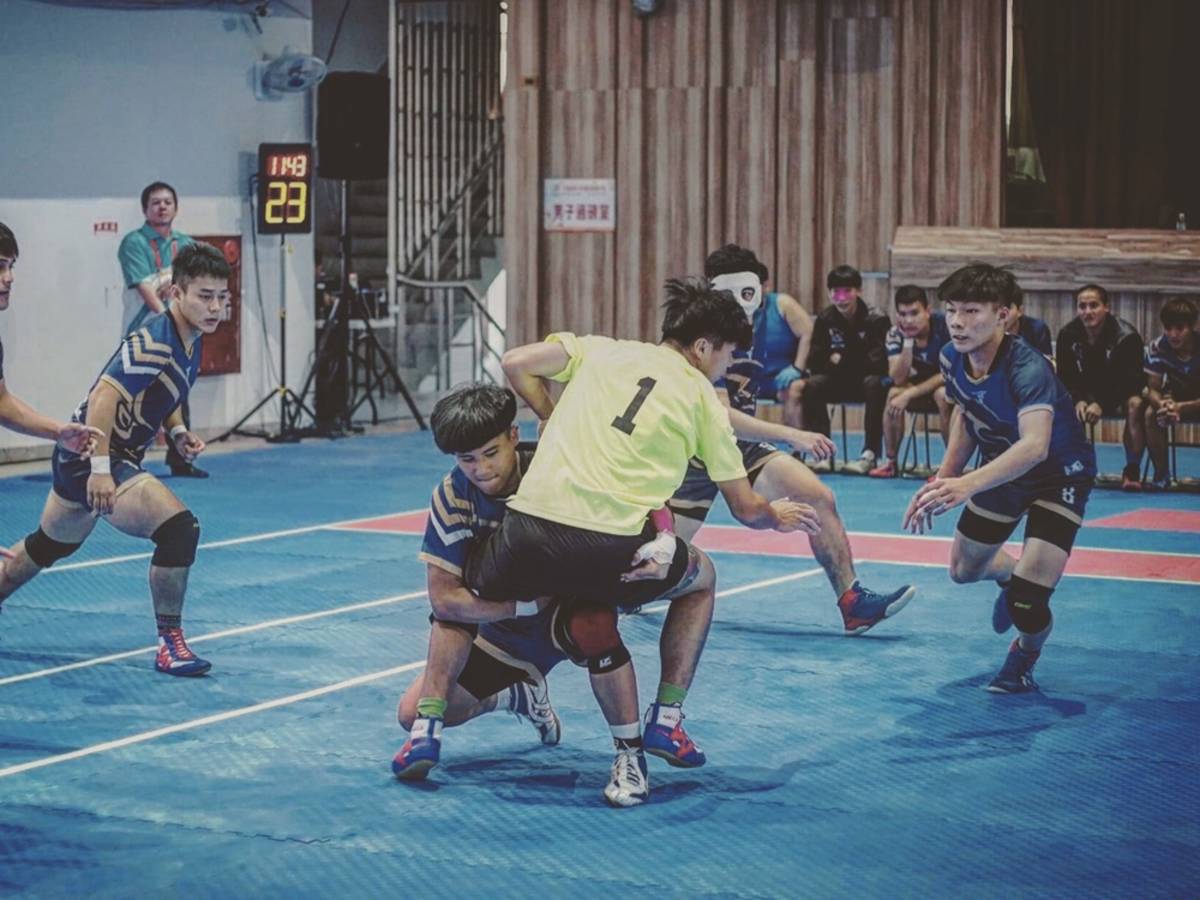 陳偉安於2019年全運會抱住對手