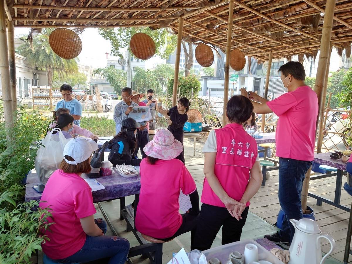 國立雲林科技大學「依託幫」新創團隊進入社區指導竹構教學，並共同討論環境友善的空間設計