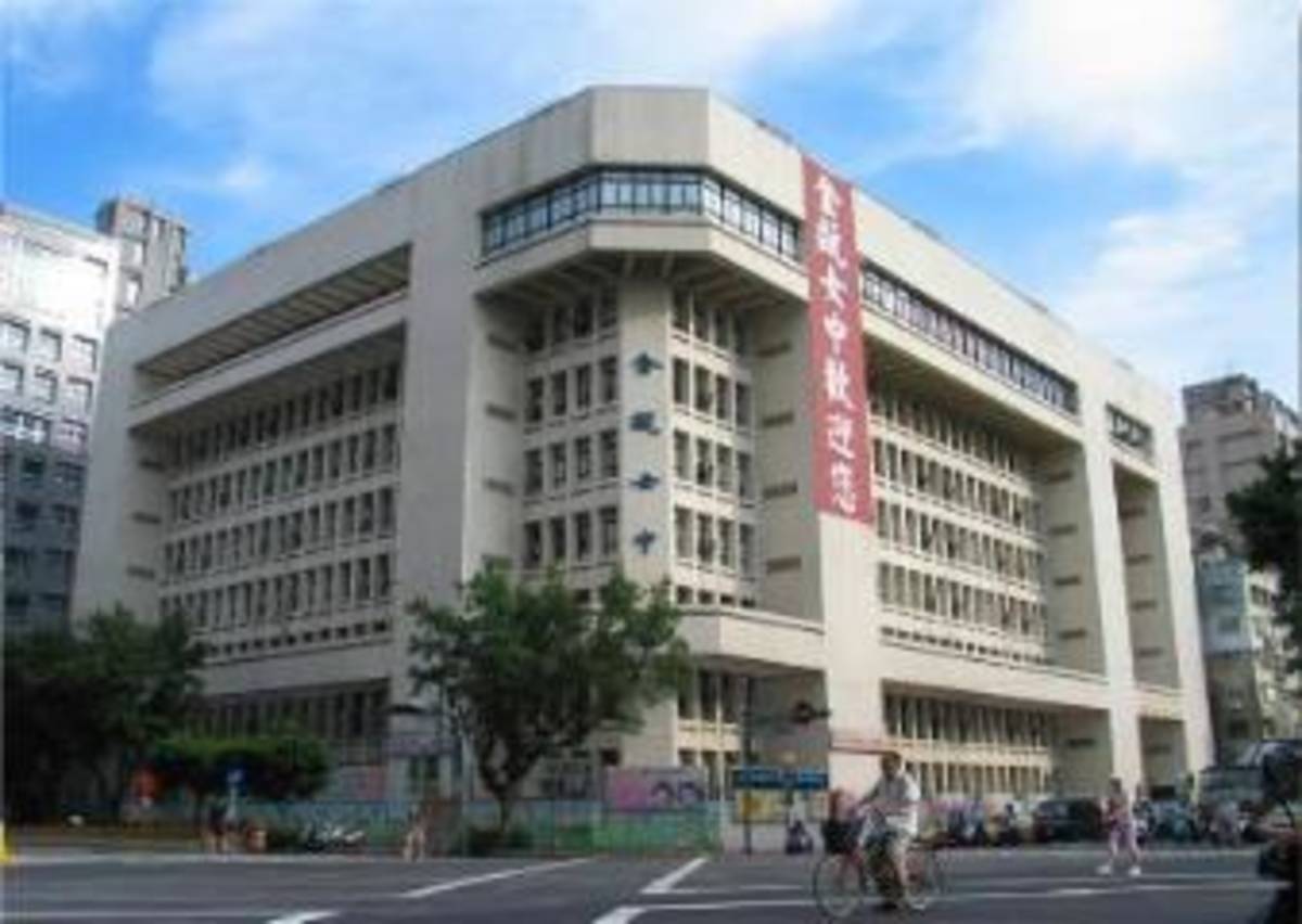 金甌校友感恩捐款，送暖清寒優秀學子