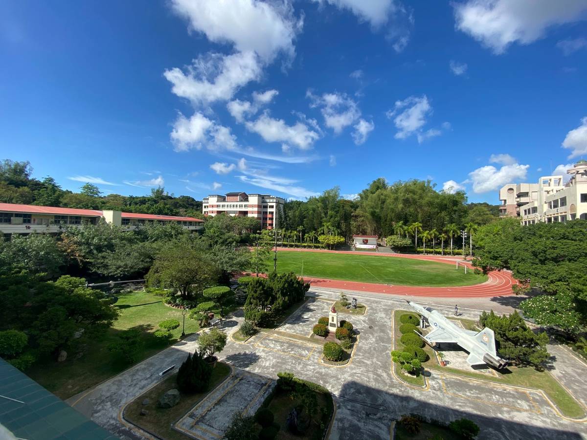 防疫期間替學生守護校園 中山工商教職員自主打掃學校