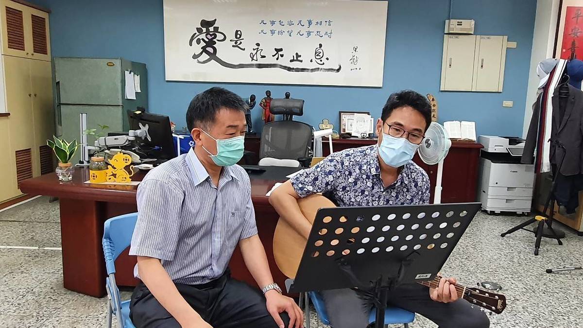 臺中市中科國小顏福南校長立新國中張嘉亨校長
