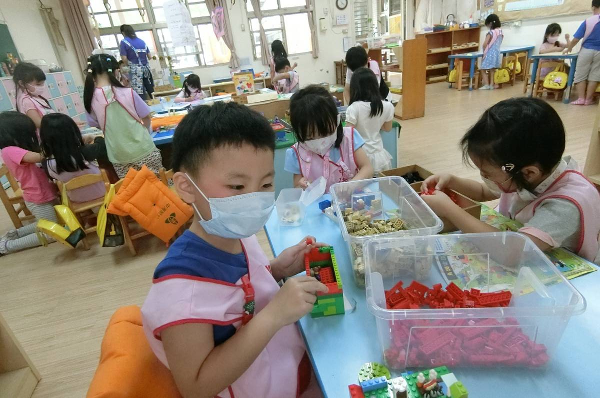 教育局提醒收、補件時間以寄(送)達幼兒園時間為準，請提早辦理並預留補件時間，郵寄報名須特別留意郵件在途時間(圖為資料照)。