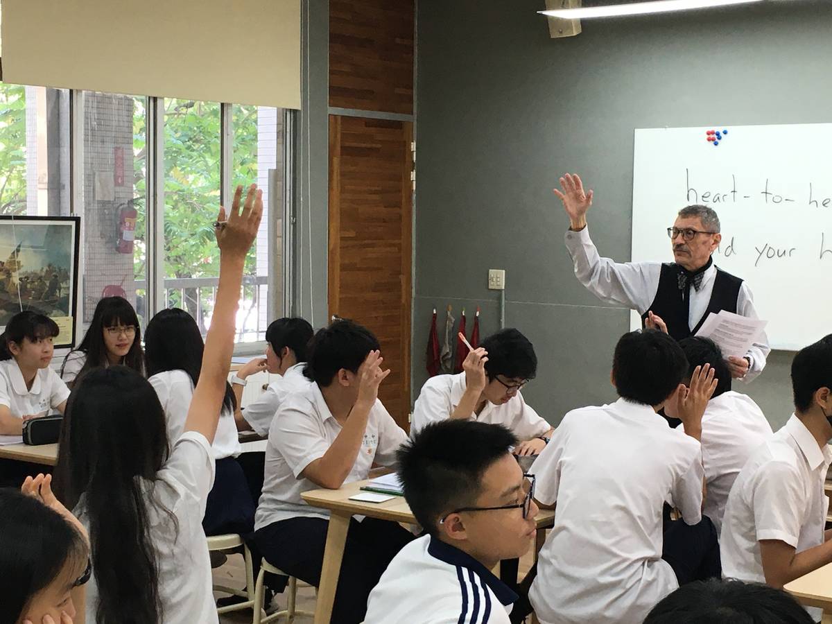 臺中二中外籍教師講授學術英文（圖片來源：臺中市教育局）