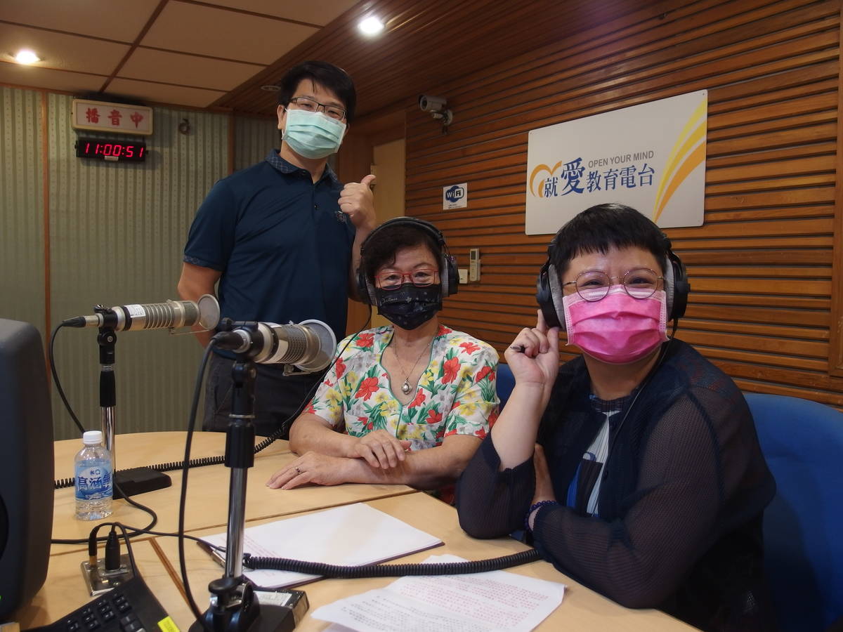 1100602高雄市政府教育局國教輔導團 廖俞雲 課程督學與母親 吳秀慧 女士、高雄市仕隆國小學務主任 賴坤弘-1.JPG