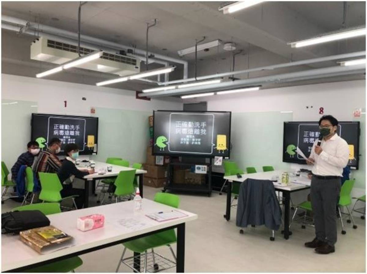 中醫大CMU I-Lab主持人袁明豪助理教授主持國小教材聯合作品集審查