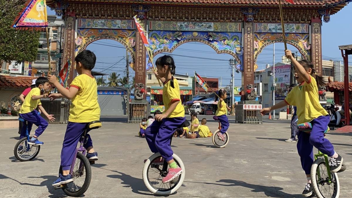 海豐非營利幼兒園獨輪車結合宗教活動.jpg