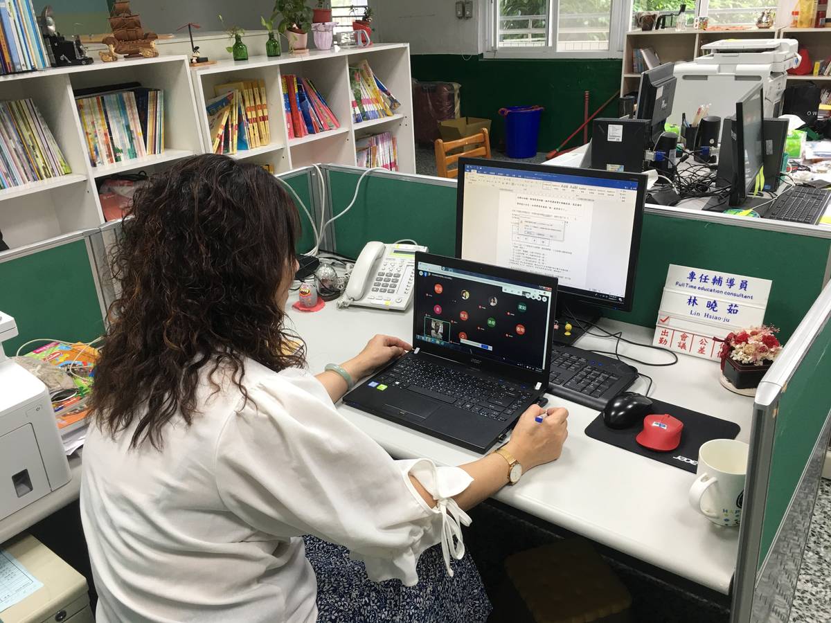 永和國小林曉茹老師分享國小國語線上課程設計。