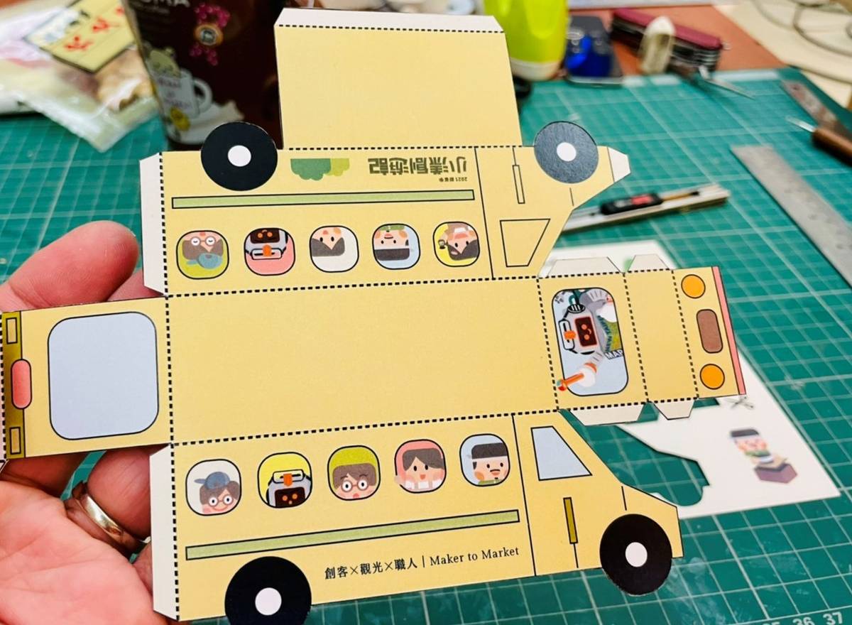 教育局特別打造線上創客展，製作專屬線上創客展學習單，提供有趣、無壓力的學習媒材，讓學習更多元。