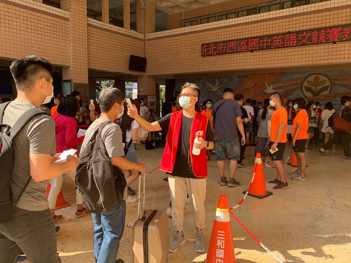 新北市110學年度各級學校教師甄選公告第二次延期，國中小教甄初試每間試場容納考生數由30人調降為20人(圖為資料照)。