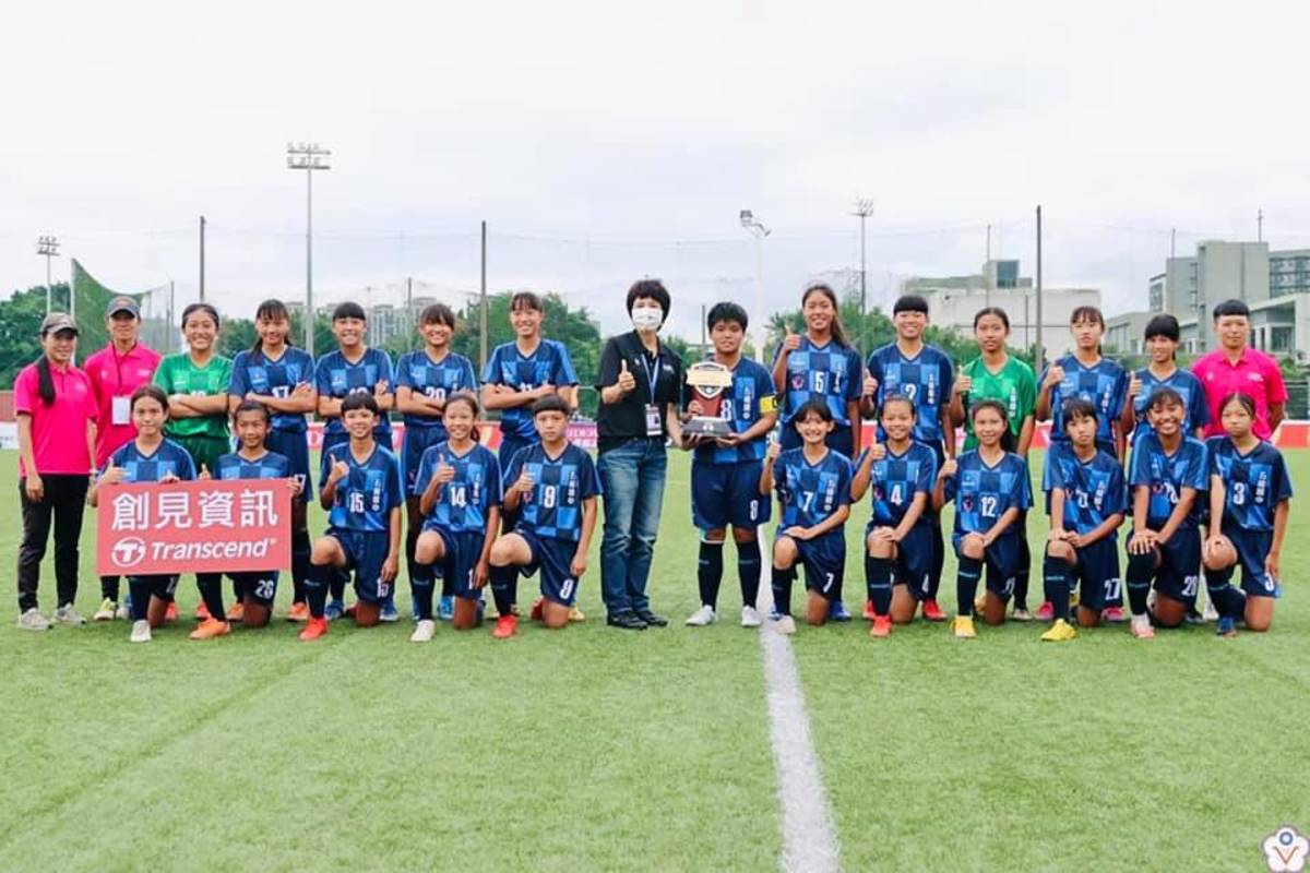 五權國中女足隊獲得109學年度中等學校足球聯賽季軍（圖片來源：五權國中女足隊）