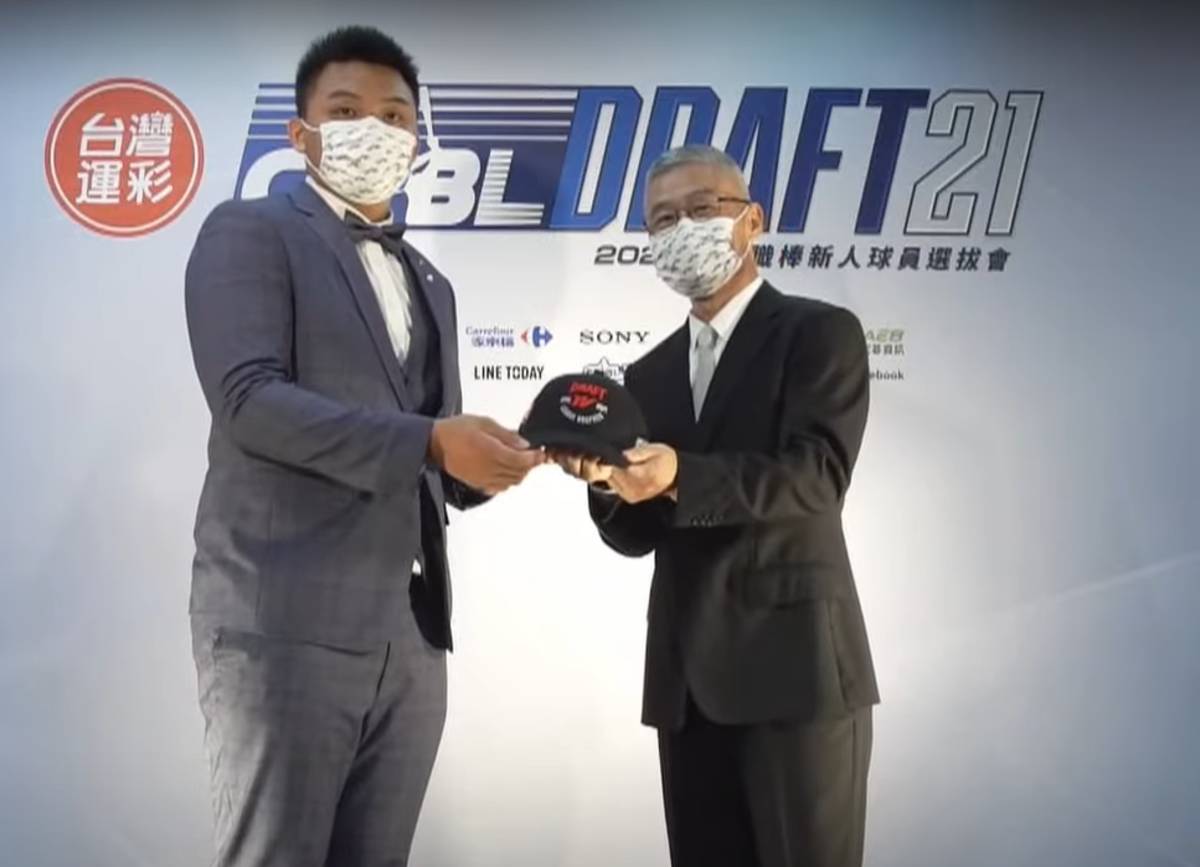 大理高中棒球隊李展毅獲中職味全龍青睞