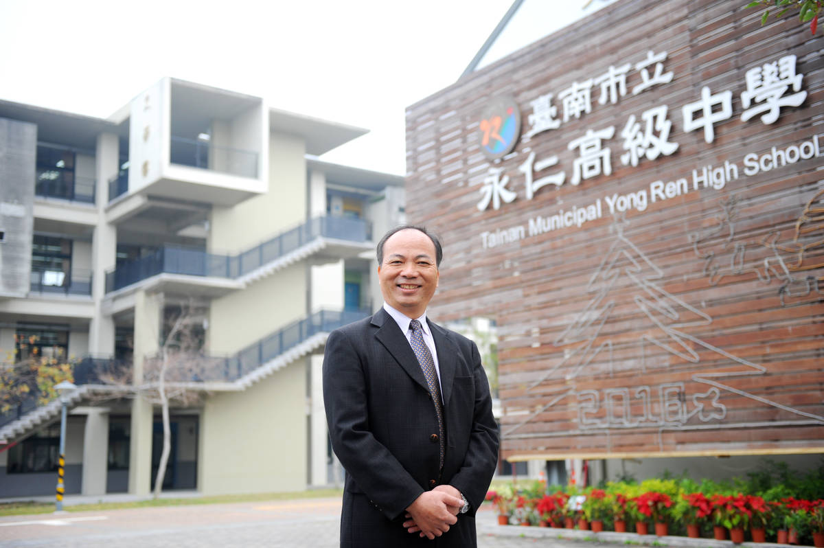 永仁高中洪慶在校長 獲110年度教育部師鐸獎