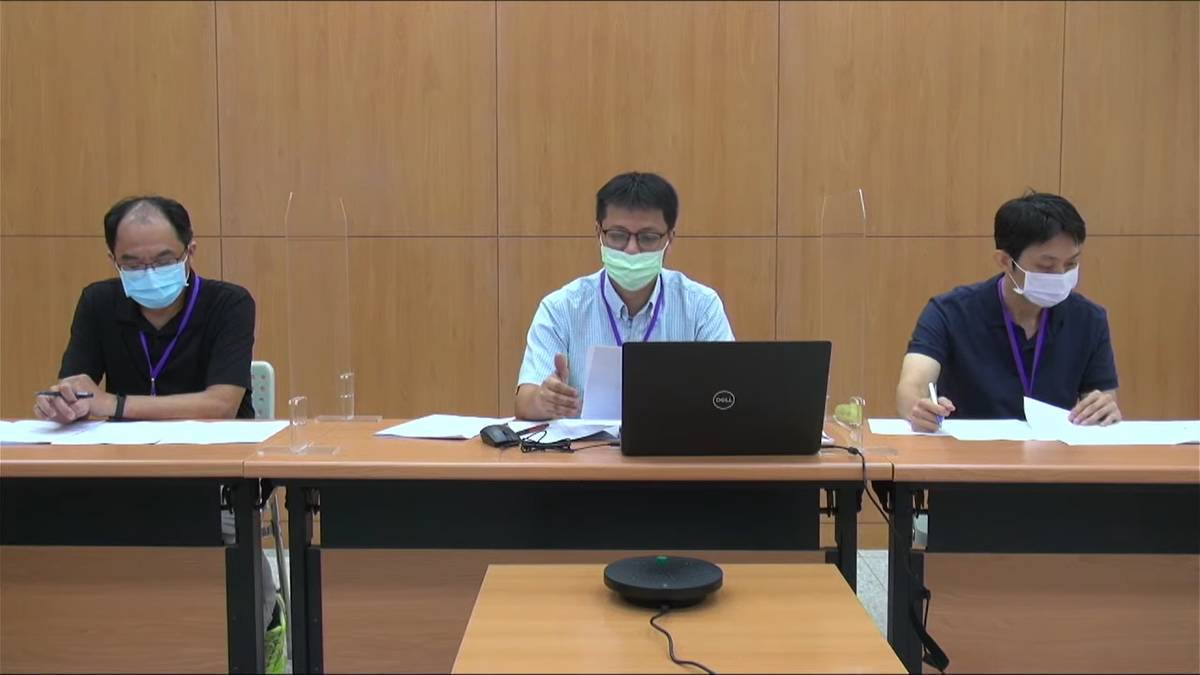 臺北市高中物理科教師群中的建國高中陳泓志、大理高中林春煌老師、建中賴奕帆老師