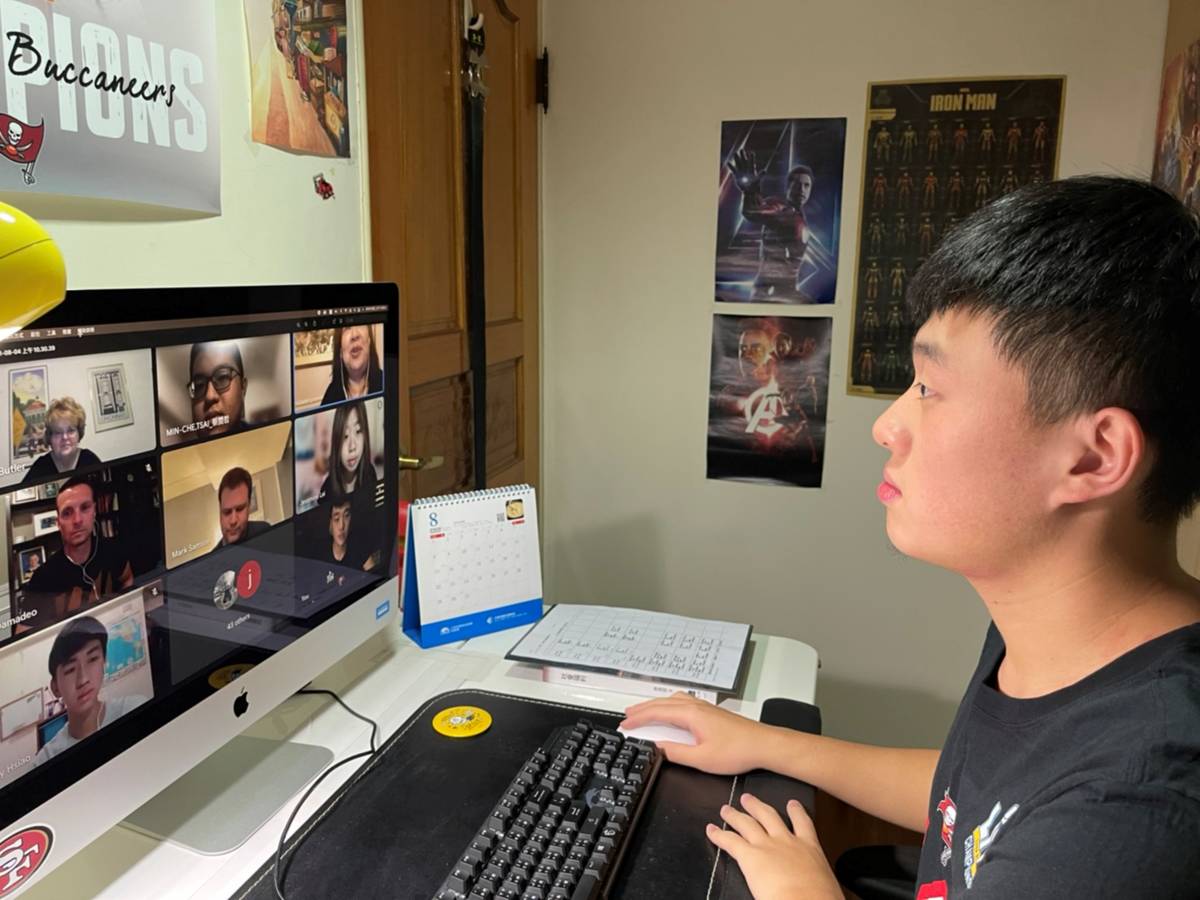辛辛那堤線上同學會，新莊高中陳功祐同學參與分組討論。