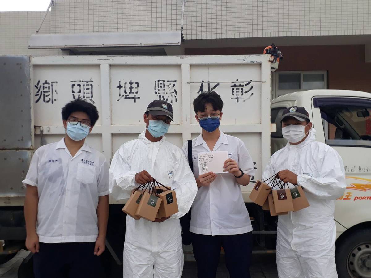 為默默付出的人致敬 彰化高中非洲志工團為清潔隊加油
