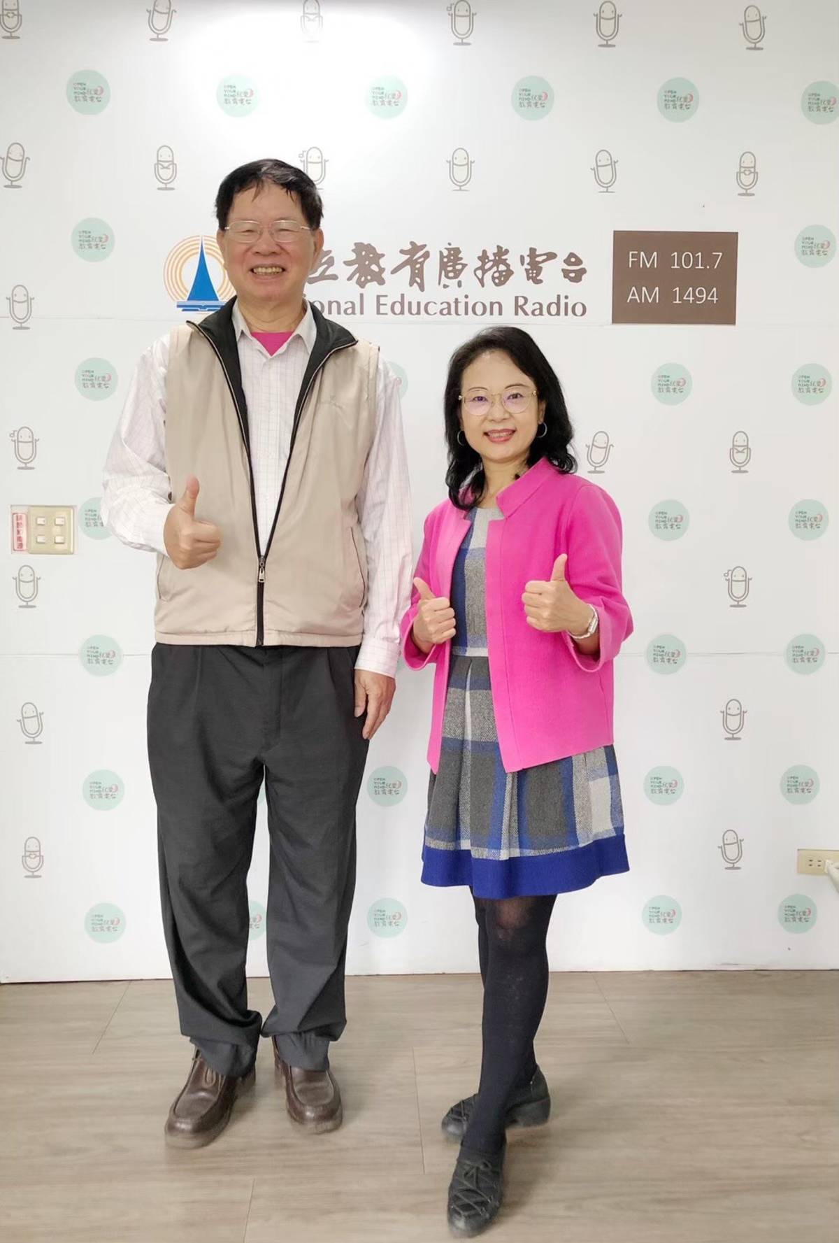 香香和葉倫會館長合照