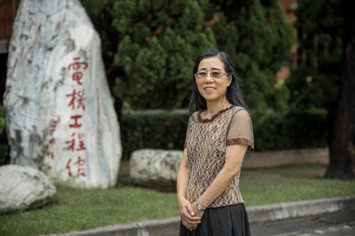 詹寶珠教授