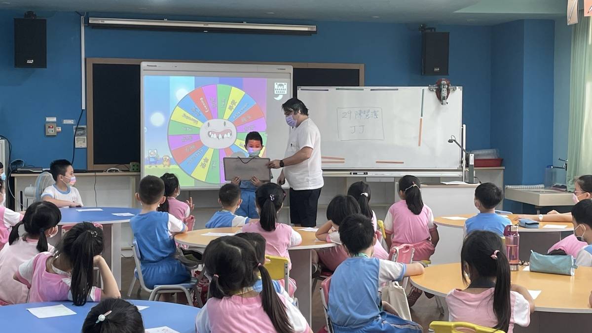 光復國小外師進行雙語教學