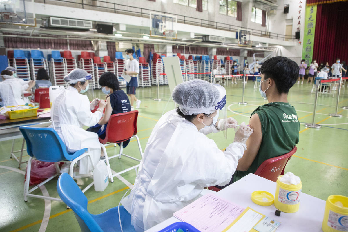 新北市校園BNT接種首日  學生：很期待增加保護力
