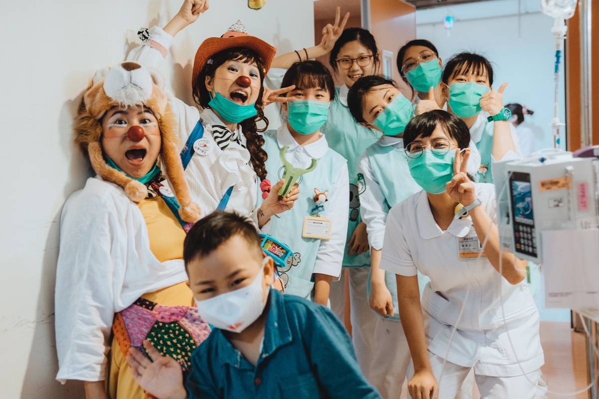 不只是病友 護理人員也是收集笑聲的來源 (圖片由紅鼻子醫生提供)