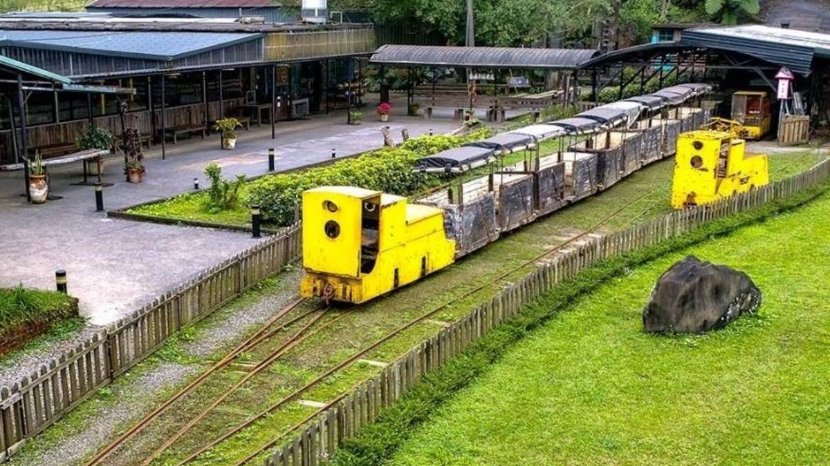 新平溪煤礦博物園區遊園礦車.jpg