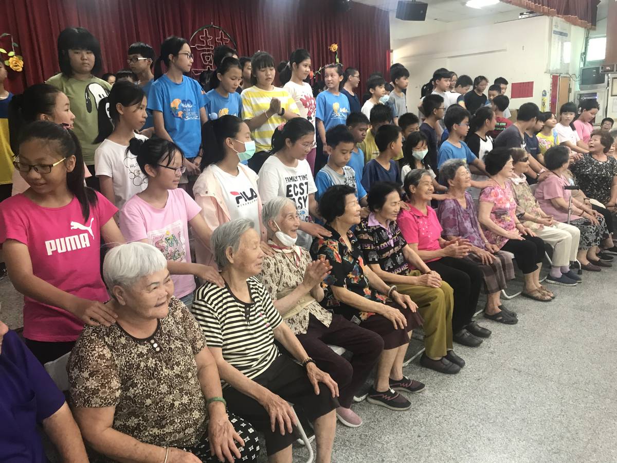 服務長輩-西港國小